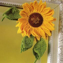 Zonnebloem decoartie gemaakt van Scheepjes Catona 50 - 100 gram