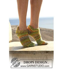 Enkelsokken gemaakt van Drops Fabel