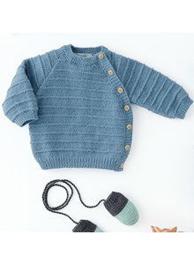 Babytrui met knoopsluiting in raglanmouw en zijnaad