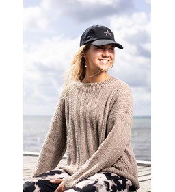 Damestrui met verticaal kabelpatroon gemaakt van Lang Yarns Baby alpaca