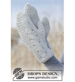 Gehaakte wanten met kabels gemaakt van Drops Nepal