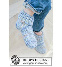 Heren sloffen breien met domino vierkanten in wol gemaakt van DROPS Fiesta