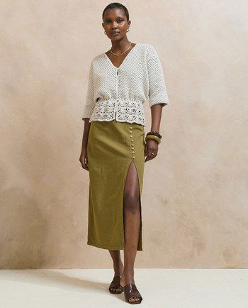 Damesvest met aansnoer koordje in de taille