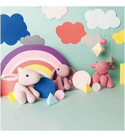 Gehaakte knuffelkonijnen gemaakt van Boeken Rico