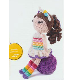 Meisjes pop gemaakt van Scheepjes Catona 25 en 10 gram