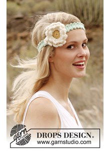 Gehaakte haarband met bloem