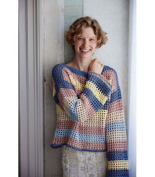 Haakpatroon In brede banen gekleurde trui Betty in gaatjespatroon