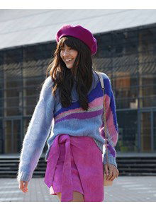 Damestrui met wijde iets opstaande halsboord