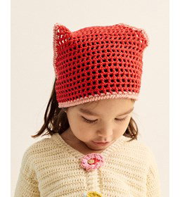 driehoekig haardoekje gemaakt van Haaknaalden