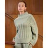 damestrui met wijde col en kabels gemaakt van Lana Grossa Alta Moda Alpaca