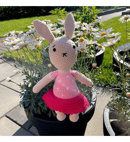 Juf Sas knuffel Klaartje gemaakt van Lang Yarns Quattro, Quattro Lame en Quattro color