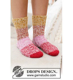 Dames sokken gemaakt van Drops Fabel