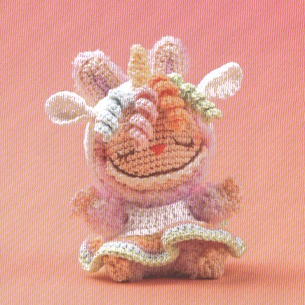 Haakpatroon monster in eenhoorn outfit