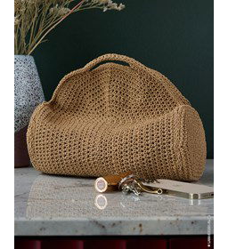 Half ronde tas gemaakt van Haaknaalden