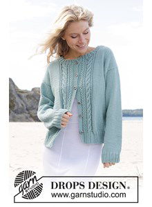 Damesvest met kabelpatroon langs knoopsluiting