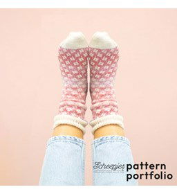 Pink Petal sokken gemaakt van Handwerk accesoires