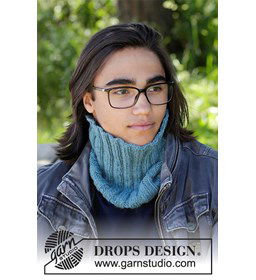 Halswarmer Circled Ribs gemaakt van Drops Karisma