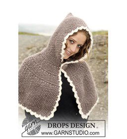 Poncho gemaakt van Drops Snow - Eskimo