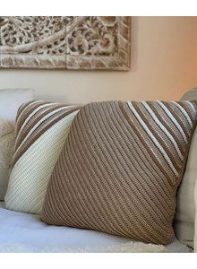 Kussens met diagonale strepen