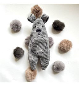 Juf Sas knuffel Beer gemaakt van Lang Yarns Quattro, Quattro Lame en Quattro color