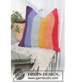 kussen Rainbow Pillow gemaakt van rondbreinaald nr 6