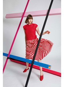 Zomers mouwloos truitje in kantpatroon