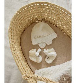 Muts met oorklepjes gemaakt van Phildar Phil Baby doll