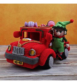 Santas Sweet Delivery Truck gemaakt van Boeken poppen en dieren