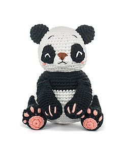 Knuffel panda gemaakt van DMC borduurgaren 16