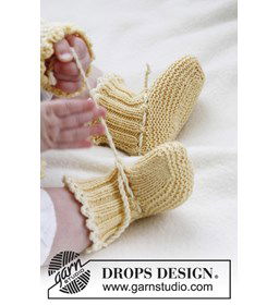 Gebreide slofjes  gemaakt van Drops Baby Merino
