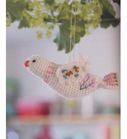 Duif met geborduurde bloemen gemaakt van Durable Soqs