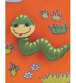 Sybren de Slang gemaakt van Scheepjes Catona 25 en 10 gram