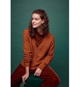 Damesvest met Vhals gemaakt van knopen