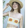 bralette of bikinitopje met granny squares gemaakt van knopen