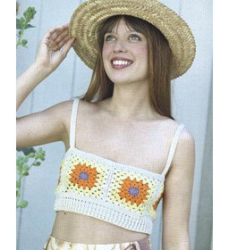 bralette of bikinitopje met granny squares gemaakt van knopen