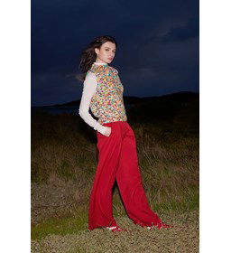 Mouwloze damestrui gemaakt van rondbreinaald nr 6