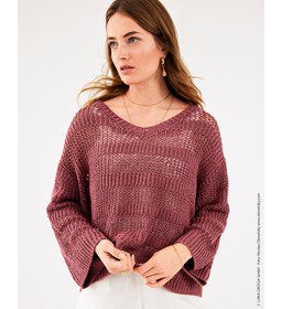 Damestrui met wijde mouwen en brede V-hals gemaakt van Lana Grossa Linarte