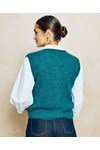 Breipatroon mouwloos vest Pierrot met knoopsluiting van andere kant