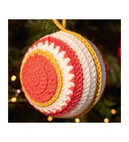 Kerstbal gemaakt van styropor - piepschuim