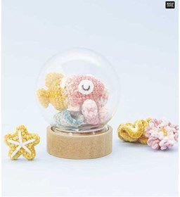 Gehaakte vis in ronde bol