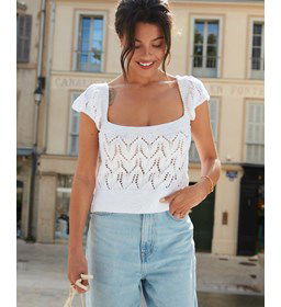 Zomerse damestop met lage en wijde halslijn gemaakt van Phildar Phil Rustique