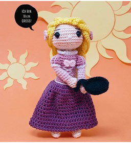 Langharige torenbewoonster Rapunzel met vlecht gemaakt van Scheepjes Catona 25 en 10 gram