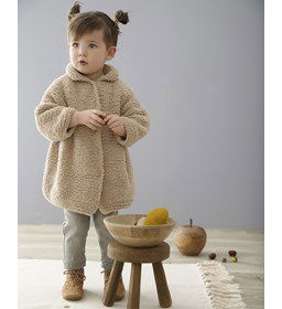 Meisjes mantel gemaakt van Phildar Phil Douce