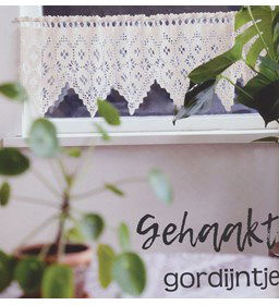 Gordijn gemaakt van Durable Glanskatoen en haakgaren