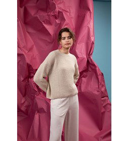 Wijde damestrui met verticale en horizontale lijnen gemaakt van Lang Yarns Regina