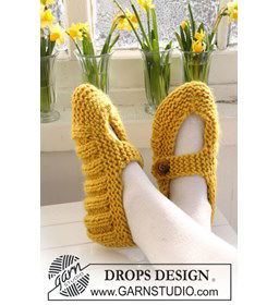 Paas sloffen gemaakt van knopen