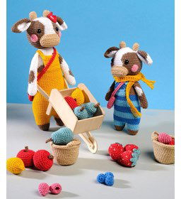 Koeien Daisy en Violet gemaakt van Decoratie en miniaturen