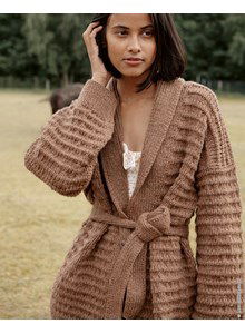 Damesvest met sjaalkraag en ceintuur