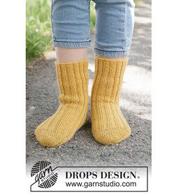 Dandelion Days Socks gemaakt van Drops Nord