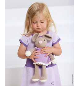 Knuffelmuis met jurkje gemaakt van Lana Grossa Alta Moda Cotolana en Cotalana Print
